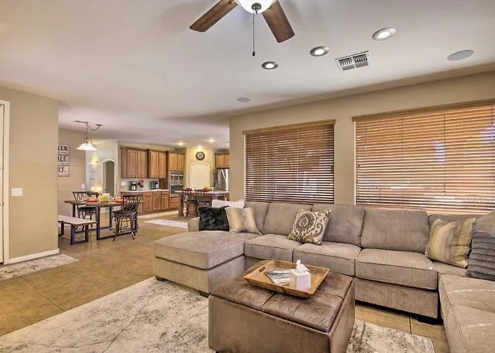 Family Gem In Phoenix W/ Saltwater Pool & Theater
