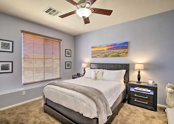 Ferienhaus Family Gem In Phoenix W/ Saltwater Pool & Theater
