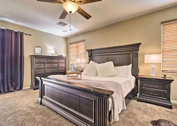 Family Gem In Phoenix W/ Saltwater Pool & Theater Ferienhaus Queen Creek