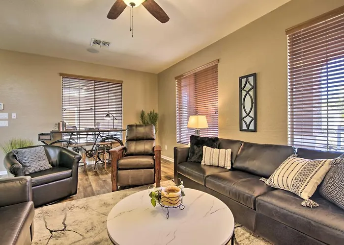Family Gem In Phoenix W/ Saltwater Pool & Theater Ferienhaus *
